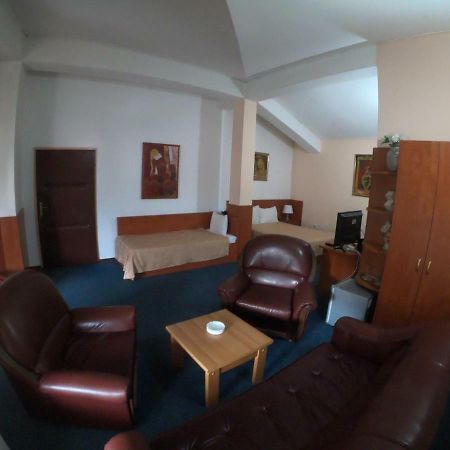 Hotel Vergina Skopje Buitenkant foto