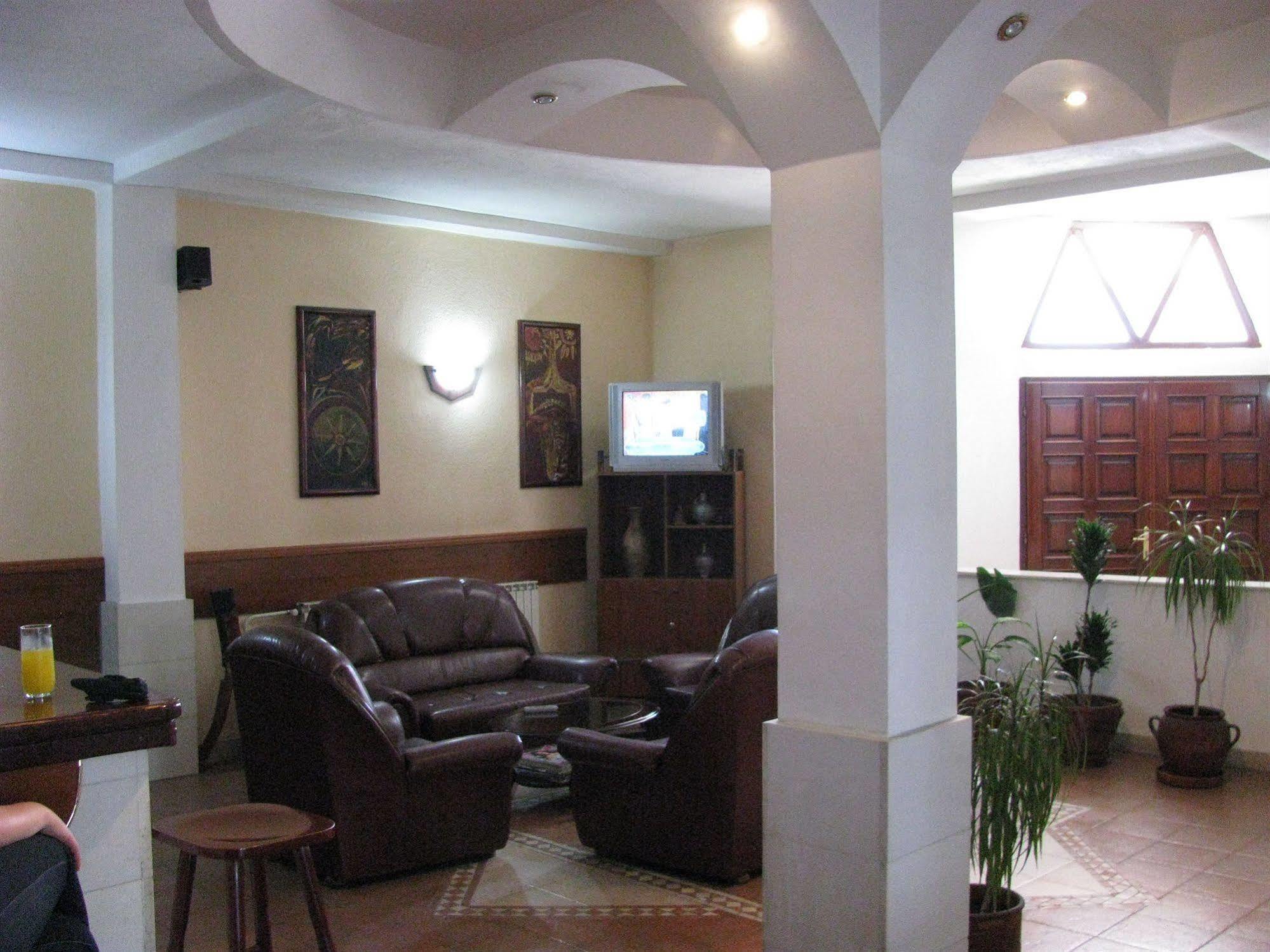 Hotel Vergina Skopje Buitenkant foto