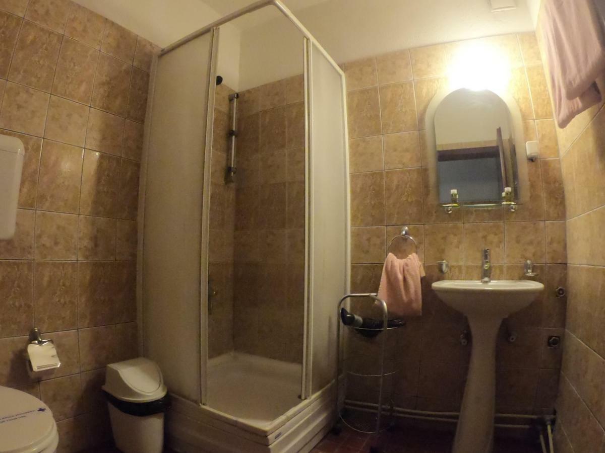Hotel Vergina Skopje Buitenkant foto